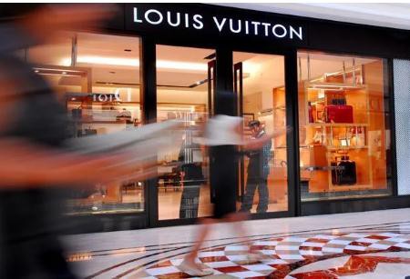 上周全球时尚产业的赢家输家；巴黎世家成立“元宇宙”部门