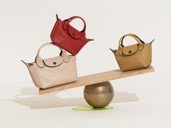 法国奢侈品牌Longchamp「珑骧」推出Le Pliage®系列饺子包SS22全新色选及包款