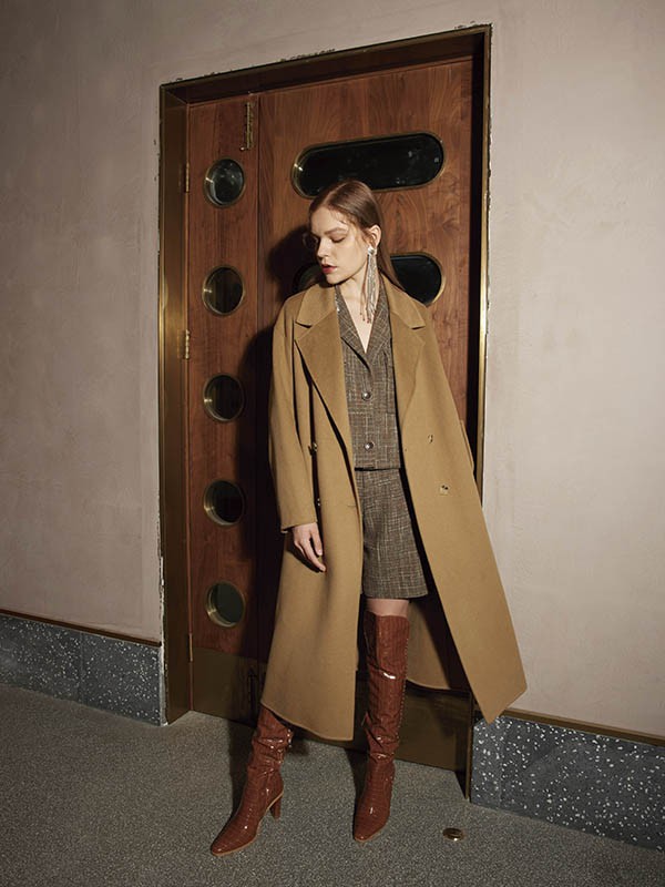 选择什么颜色更显气场 冬季怎么穿气质又高级