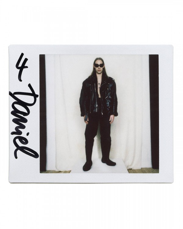 Balenciaga 秋季 22 系列发布 - 遗失的录影带”(The LostTape)