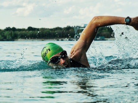 耐克阿迪代工厂申洲国际收购华茂集团股份,加强原材料供应稳定