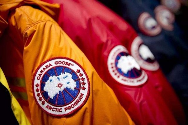 负面新闻不断,加拿大鹅股价跌幅超20%!被约谈后,加拿大鹅表示将优化中国大陆地区退换货服务!