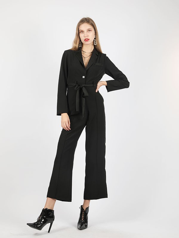 冬季适合穿连体裤还是连衣裙 连体装怎么搭配更好看