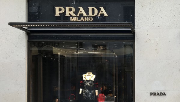 又是小红书又是抖音,普拉达到底想抓住谁的心?