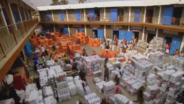 中国的“二手服装“在国外成为抢手货!一天赚20万,利润大到吓人!