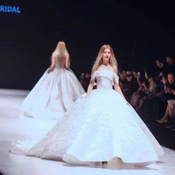 南山智尚助力WANGFENG BRIDAL 2022春夏大秀