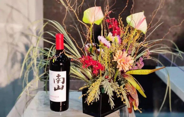 南山智尚助力WANGFENG BRIDAL 2022春夏大秀