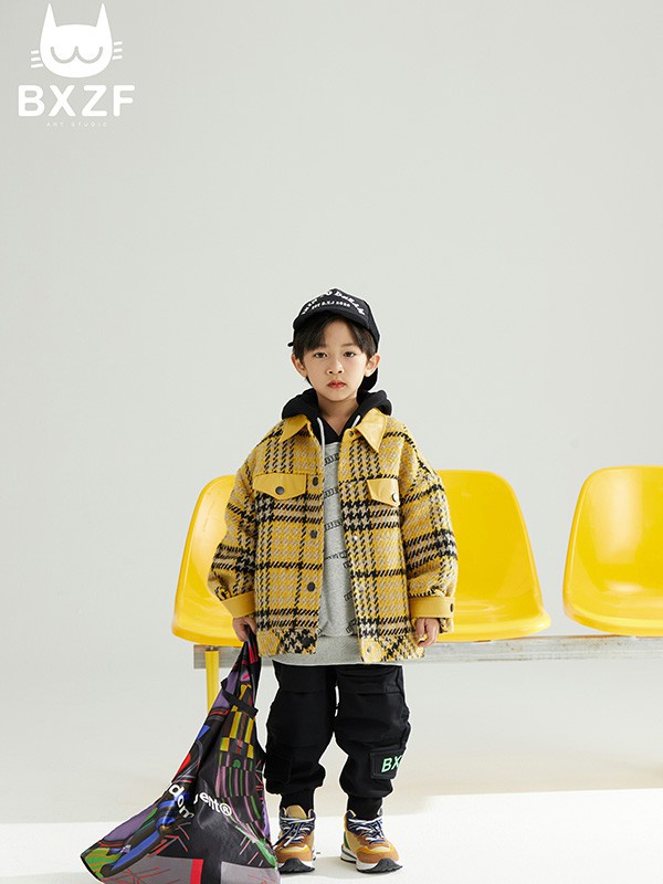 男孩子有哪些好看的冬装外套?那些帅出圈的小潮男都是穿什么外套的呢