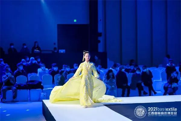 迦然品牌发布2022春夏系列作品——东方文心 X 迦然 FENYI SHOW20