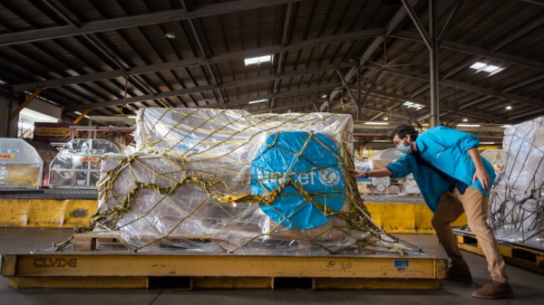 公益事件|奢侈品品牌GUCCI 向联合国儿童基金会捐赠 20w 剂 COVID-19 疫苗