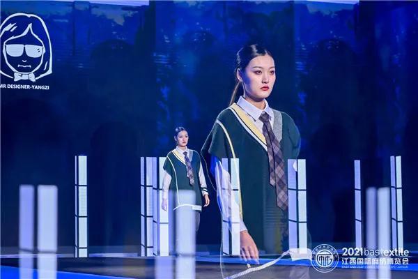 让设计更有思想——MR DESIGNER YANGZI× FENYI SHOW 2021