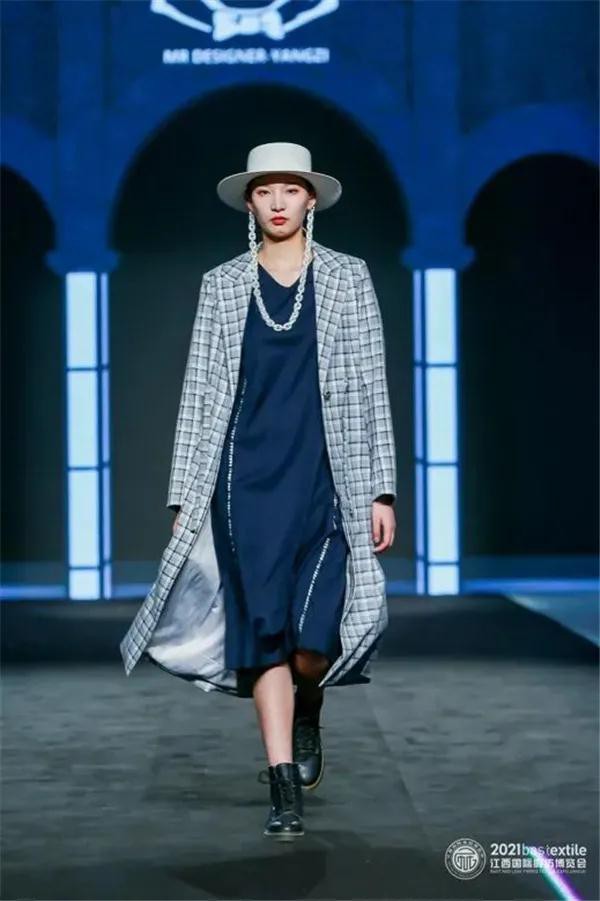 让设计更有思想——MR DESIGNER YANGZI× FENYI SHOW 2021