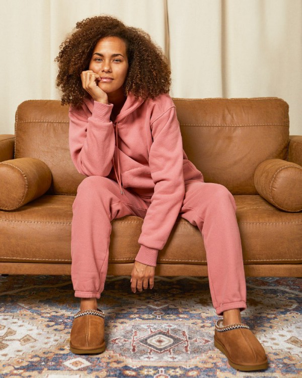 体育运动零售商品牌Foot Locker将推出旗下首个女装品牌Cozi