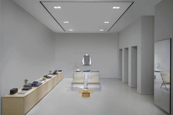 快时尚事件|一边关店,一边涨价的H&M