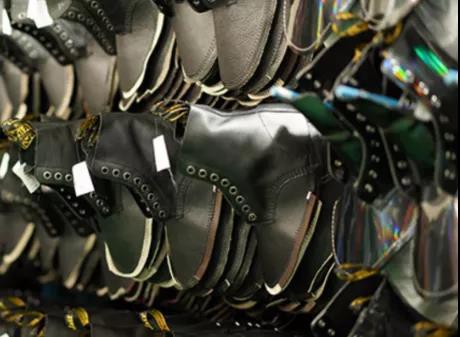 英国鞋类品牌马丁靴（Dr Martens）计划在2024年实现100%皮革可追溯