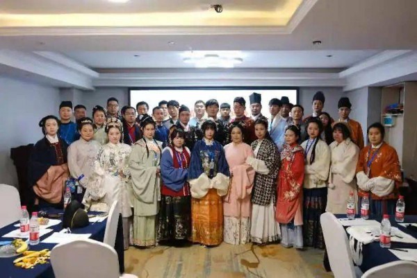 河南省服装行业协会汉服专业委员会2021年度庆典如期召开