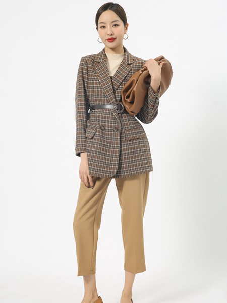 冬天一到春天就不远了2022早春会流行哪些外套呢