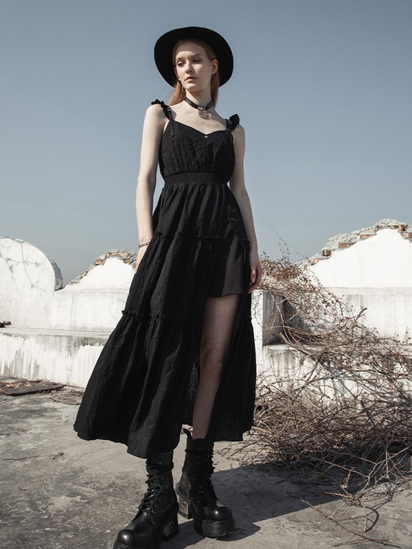 暗黑系搭配适合什么人穿呢怎么搭配出好看的暗黑系女生穿搭