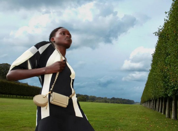 服装资讯|Stella McCartney去年亏损收窄至2900万英镑