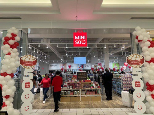 最新要闻|名创优品美国波士顿开业,北美市场门店总数实现100家,全球门店突破5000家!