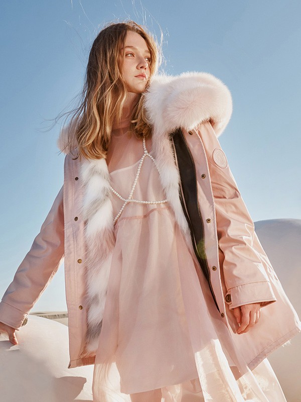 冬天想要更保暖是选派克服还是羽绒服呢?