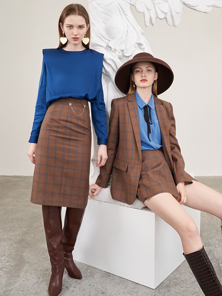 超简单的三种衬衫叠穿方法 这样穿气质翻倍