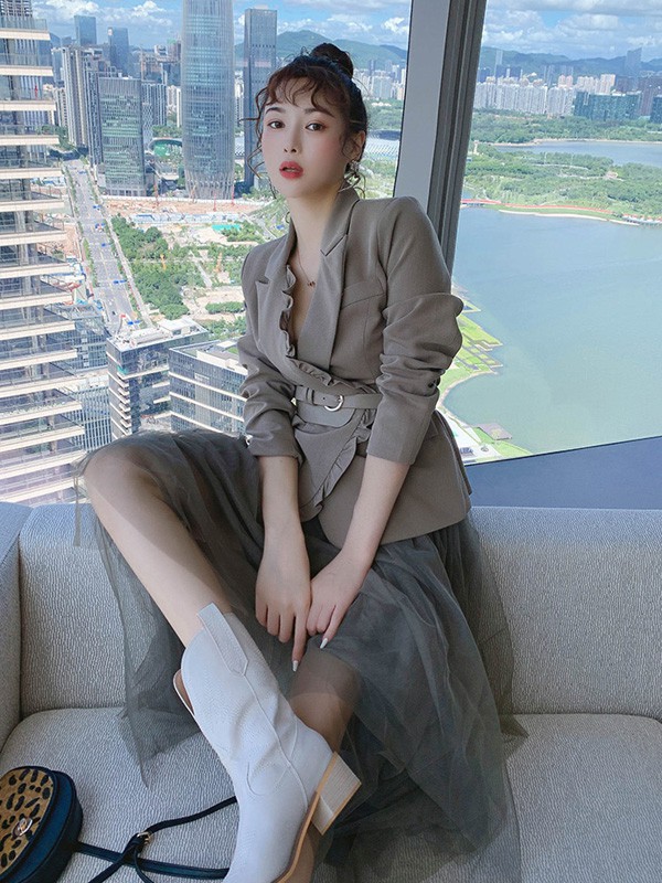 帅帅的西装搭配仙仙的纱裙真的太美了是天仙攻的标配没跑了