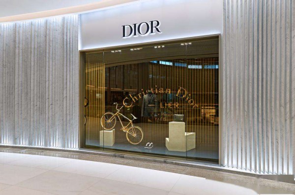 Dior 无限期推迟与说唱歌手Travis Scott 推出的Cactus Jack系列