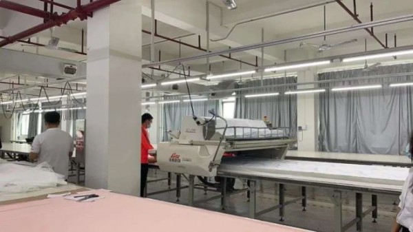 实探都市丽人3家工厂,一台织造机580万,正投入1.8亿打造“快反”