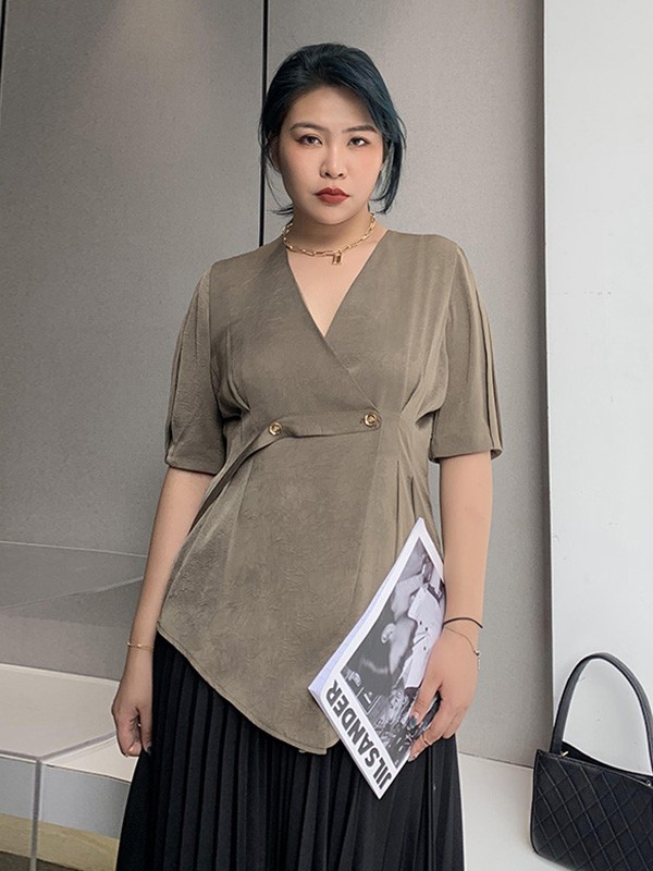 这家的衣服特别适合想要轻熟风的微胖女生哦显瘦又气质