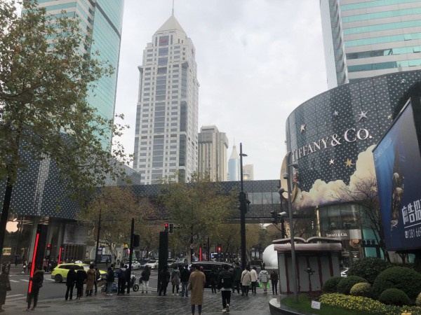 上海亚洲首家旗舰店开业!施华洛世奇与卡地亚和蒂芙尼“排排坐”