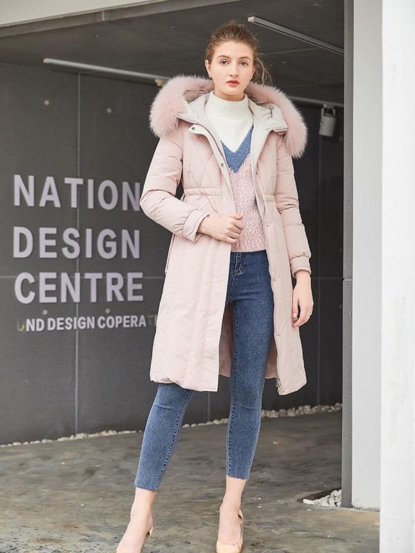 微胖女生穿什么类型的羽绒服更显瘦?长款羽绒服适合微胖的女生吗