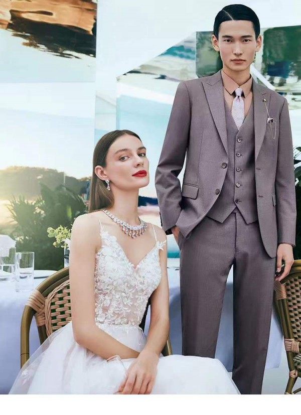 男生参加婚礼怎么穿才得体?第一次参加婚礼要怎么选西装?