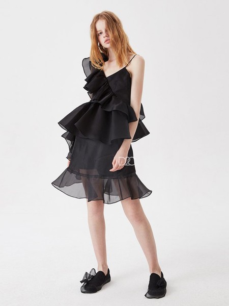 谁说蓬蓬裙蛋糕裙土了那是你没选对款式,仙女们都穿这些款式