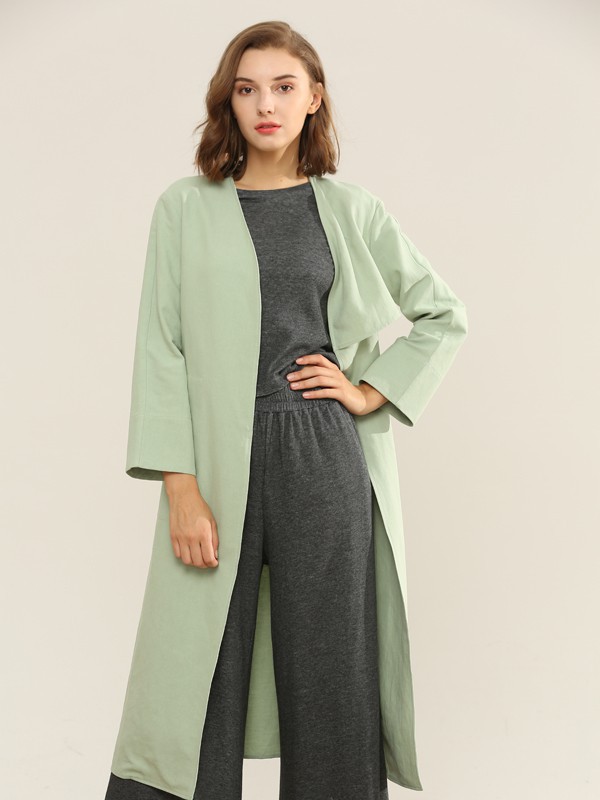 如何选择优质的女装加盟品牌?扣扣女装的加盟优势有哪些?