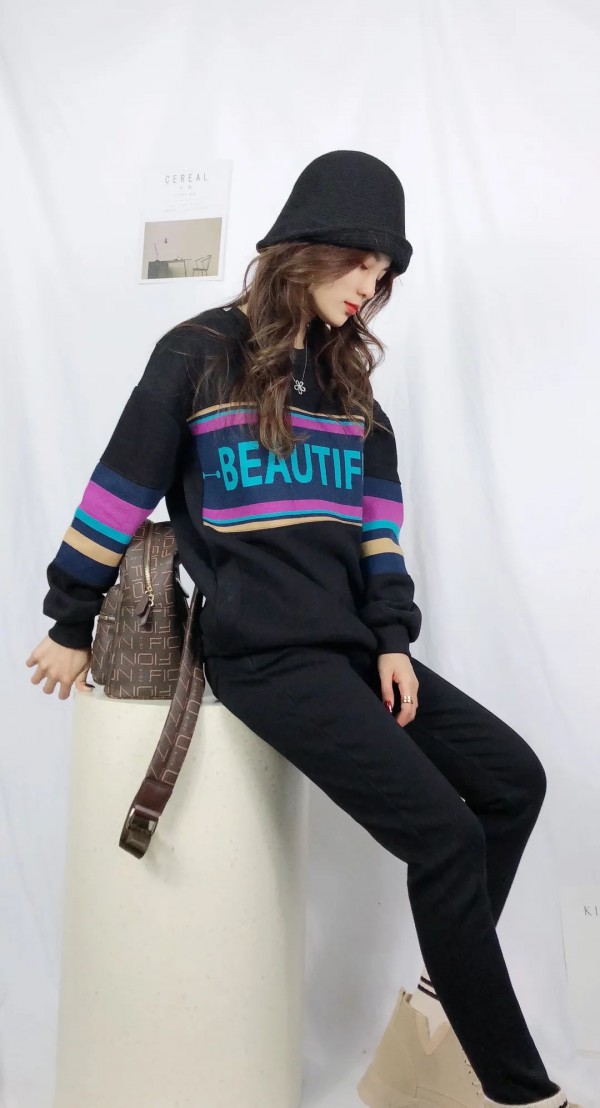 春天卫衣怎么搭配好看 卫衣配什么衣服好