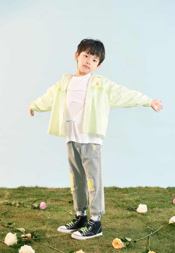 ULLU童装2021春季新品 与翩飞的蝴蝶共舞