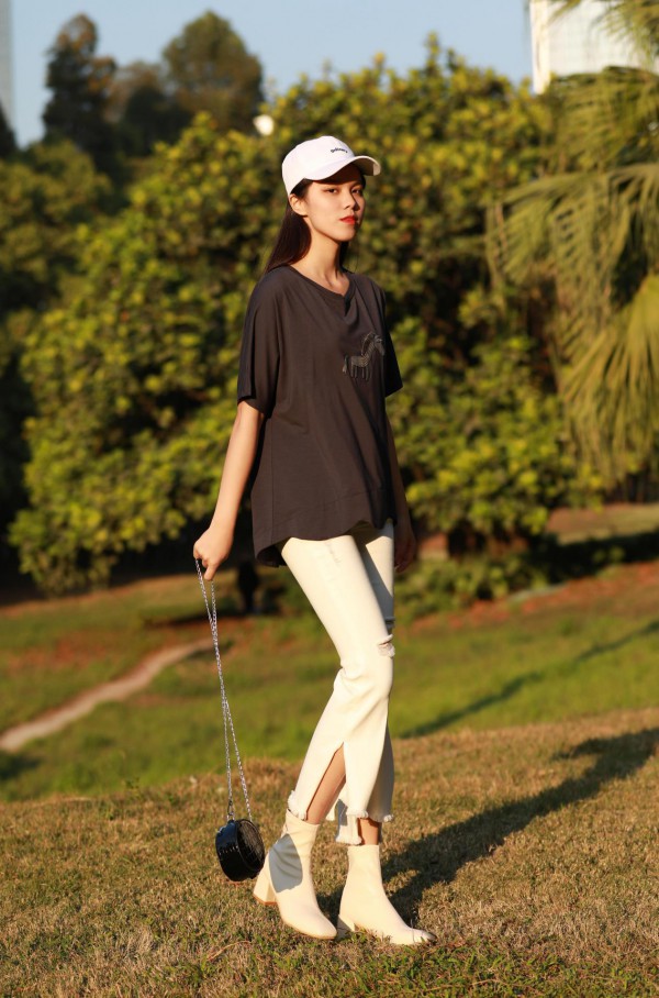 捕捉时尚灵敏嗅觉,女性另一种美YYMOLI诠释淋漓尽致