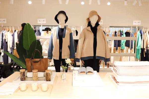 法路易娜-FALOUINA