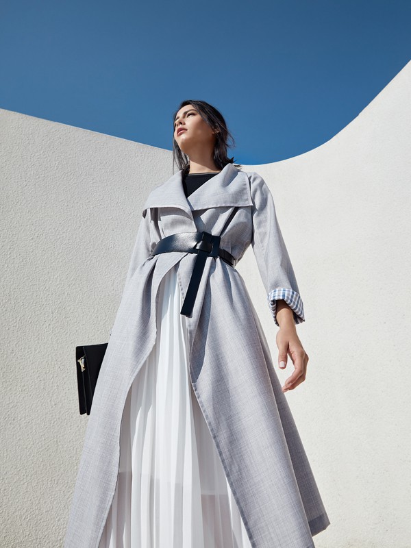 好看具有气质的春装外套 意澳女装打造强大气场