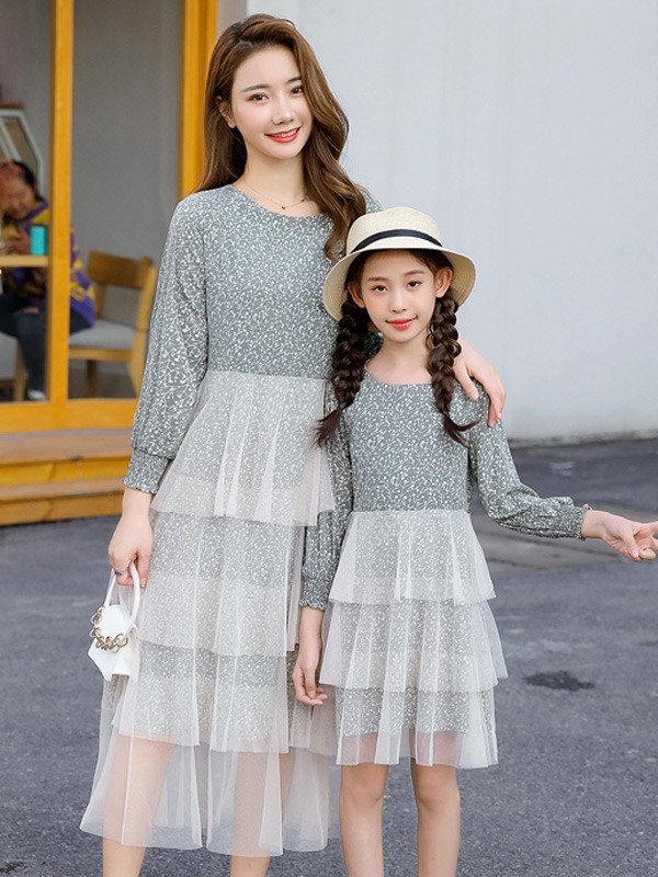 适合在春天穿的亲子装 出游更亮眼