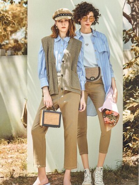 好看的针织衫搭配衬衫你学会了吗?