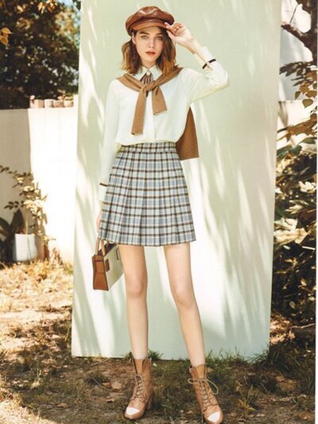 好看的针织衫搭配衬衫你学会了吗?