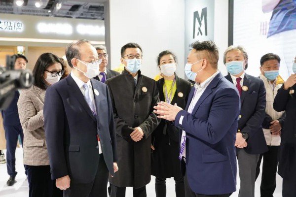 万物复苏 CHIC开展首日再创历史之最