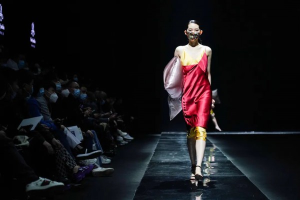 万物复苏 CHIC开展首日再创历史之最