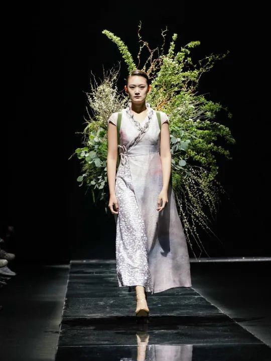 CHIC SHOW DAY1 :盛装而来的潋滟之美