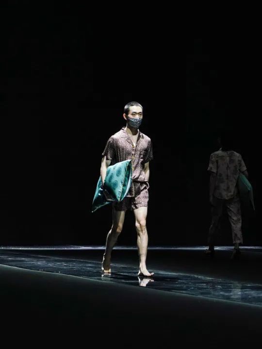 CHIC SHOW DAY1 :盛装而来的潋滟之美