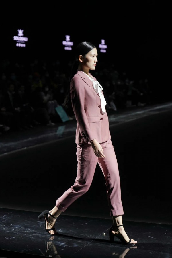 CHIC SHOW DAY1 :盛装而来的潋滟之美