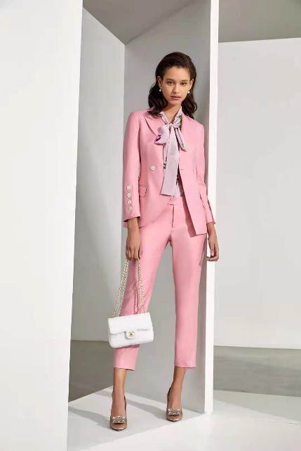 精品时尚女装品牌“IF.U”独特的风格更受消费者欢迎