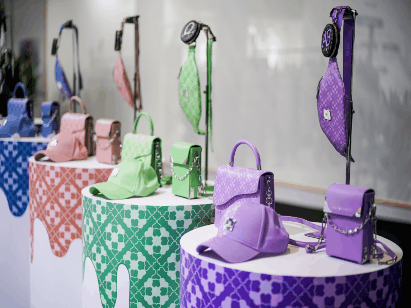 风雨兼程,初心如磐 !顶流CHIC与您相约8月